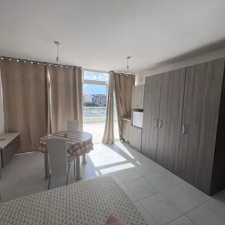 Amazing Sea View Penthouse Near Valletta Lägenhet *